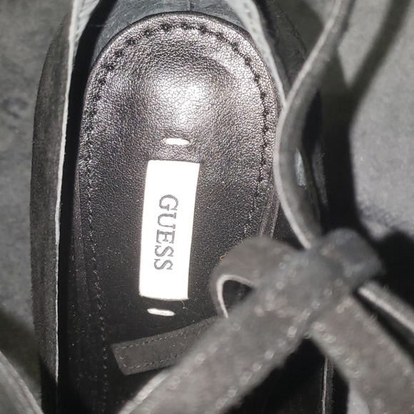 EUC Guess Black High heels shoes size 8.5 - Picture 5 of 5